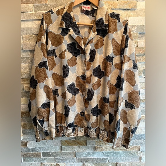 HER vintage blouse or jacket. Small removable shoulder pads. Probably polyester. - Picture 3 of 7